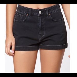 Pacsun mom shorts. Never worn!
